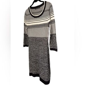 Ivanka Trump Black and Cream Long Sleeve Lightweight Sweater Dress Sz M